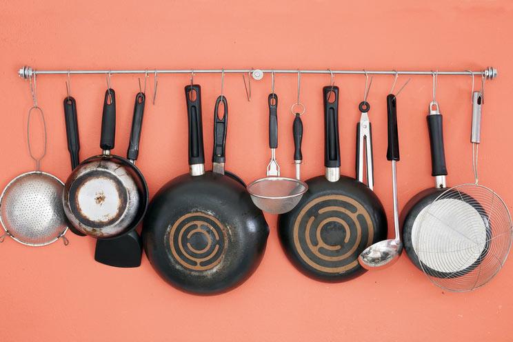 10 Toxins Lurking in Your Cookware